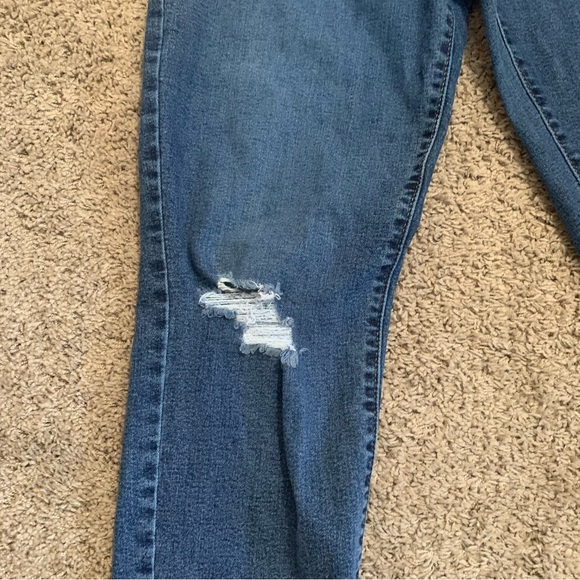 Denizen from Levi’s Mid-Rise Boyfriend Distressed Cuffed Jeans 12 W31 - Picture 3 of 11